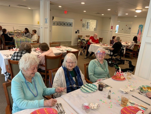 Elder people dining at hall