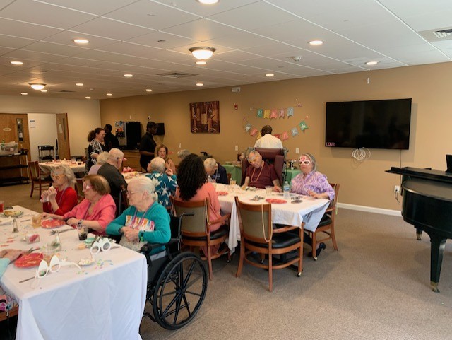 Elder people dining at hall